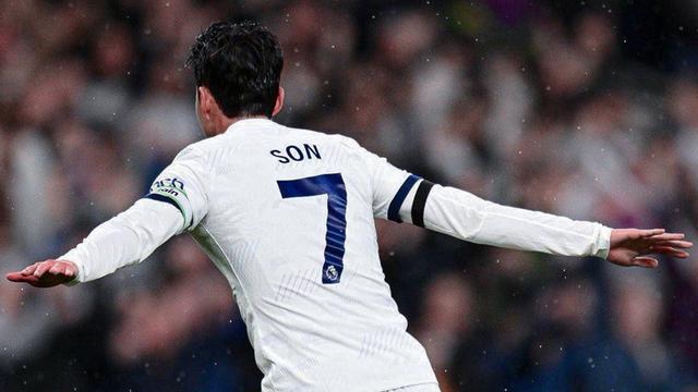 竞技宝- C罗与90激战掘金分钟，夺冠胜负难料！，萨拉赫焦点对战再创辉煌时刻