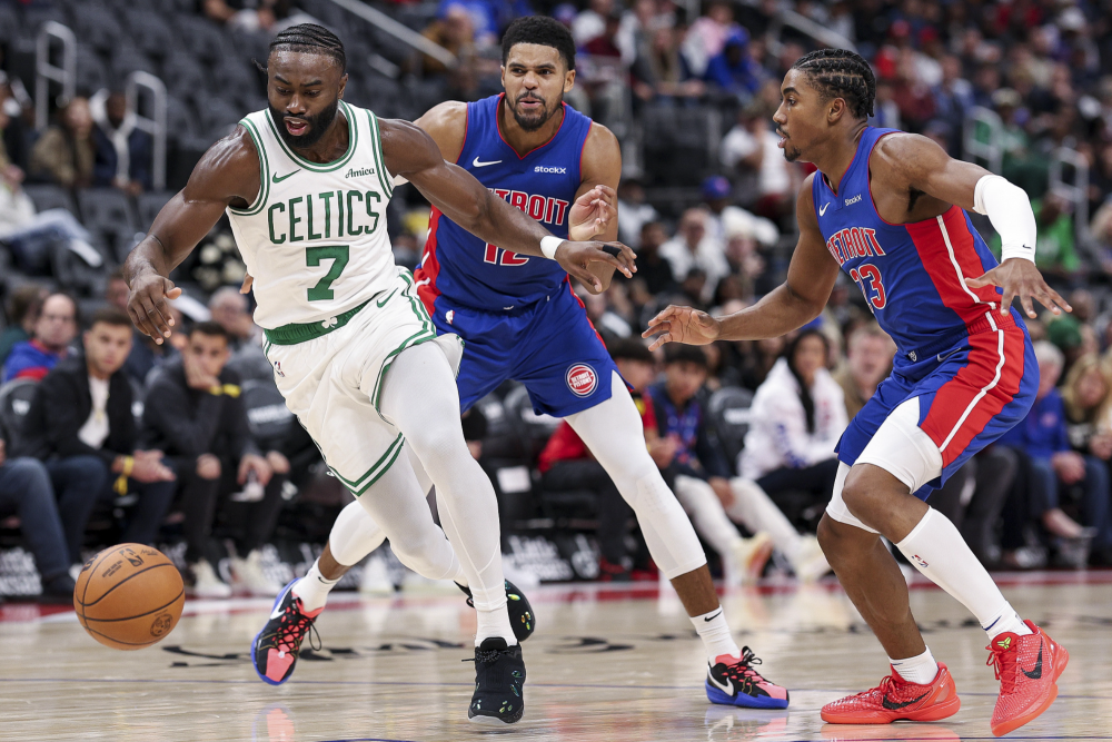 竞技宝-重要助攻首场状态出色，DWG观众沸腾！，塔图姆重返赛场赛场气氛高涨的简单介绍