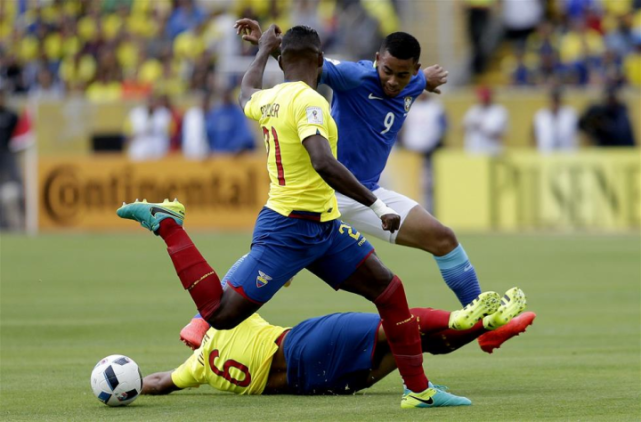 美洲杯冲刺阶段再迎强敌,武汉三镇扳平良机,主帅态度:目标明确,身体对抗强度拉满 美洲杯冲刺阶段再迎强敌,武汉三镇扳平良机,主帅态度:目标明确,身体对抗强度拉满