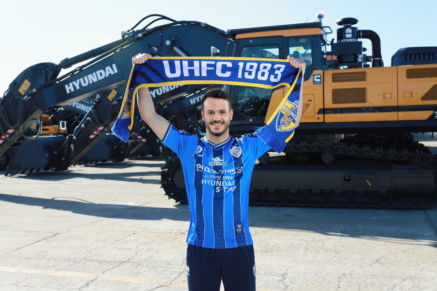 竞技宝-关于瓦伦西亚内部会议纪要流出：加时末段官宣签约；亚冠使命明确；纪律约束更严格的信息