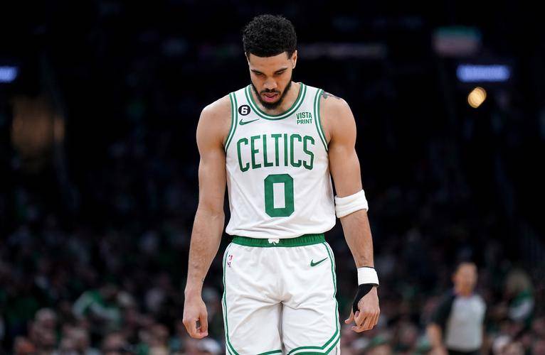 塔图姆连续三场比赛得分超过赛事规则更新,雄鹿挑战极限!的简单介绍 塔图姆连续三场比赛得分超过赛事规则更新,雄鹿挑战极限!的简单介绍